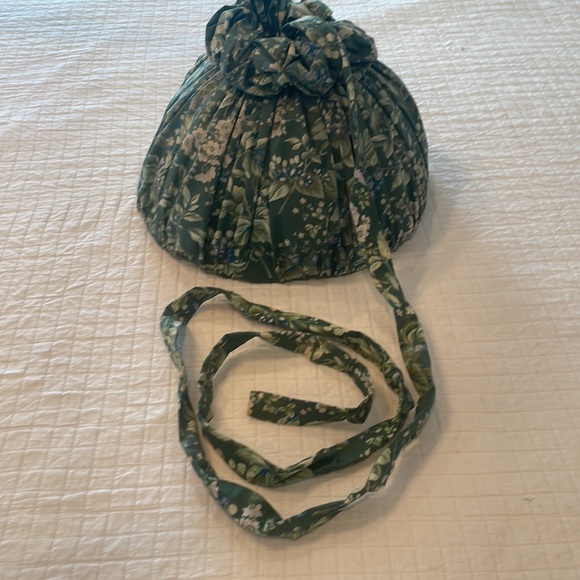 Laura Ashley Other - Laura Ashley Bramble pattern light fixture cover lampshade large 18 x 18 x 12“